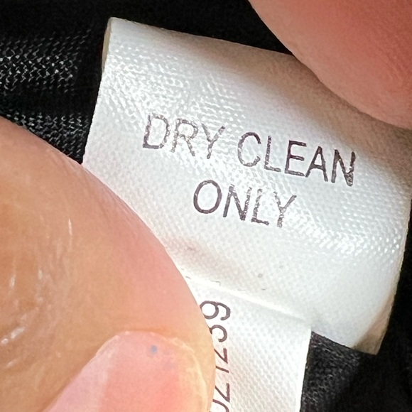 Kay Unger Black 100% Silk 3 Button Fitted Blazer size 8 lined - Picture 8 of 8